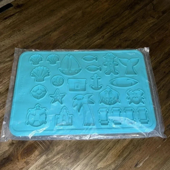 PAMPERED CHEF 3PC Bundle Ceramic Egg Cooker, Stainless Mini Whisk, Cookie Mold - Picture 6 of 8